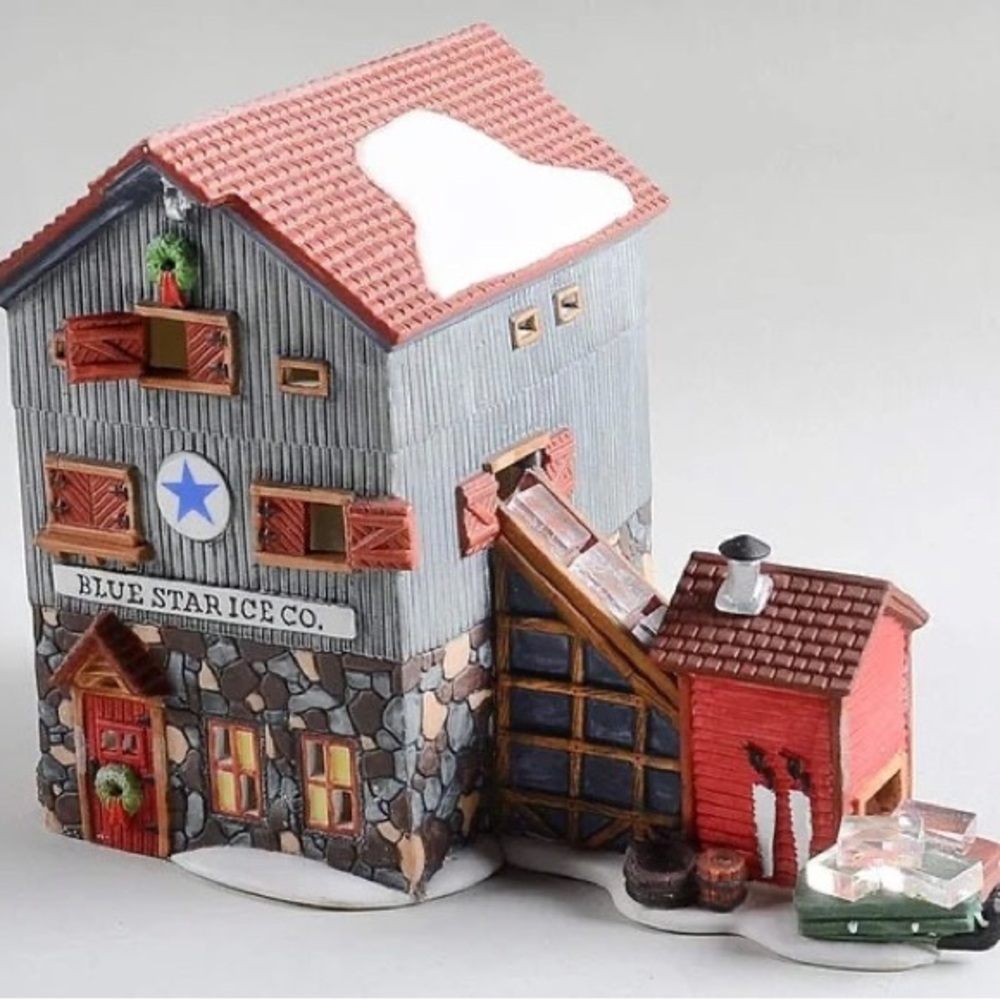 Department 56 - New England Village
Retired: Blue Star Ice Co.